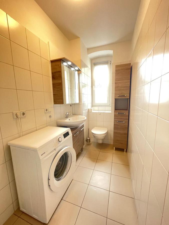 Ferienwohnung Im Stadtzentrum Von Bernau - Schoene Ferienwohnung Mit 1 1/2 Zimmern, Bad, Spuelmaschine, Waschmaschine, Komplette Kueche, Wlan Bernau bei Berlin Buitenkant foto