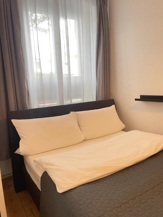 Ferienwohnung Im Stadtzentrum Von Bernau - Schoene Ferienwohnung Mit 1 1/2 Zimmern, Bad, Spuelmaschine, Waschmaschine, Komplette Kueche, Wlan Bernau bei Berlin Buitenkant foto