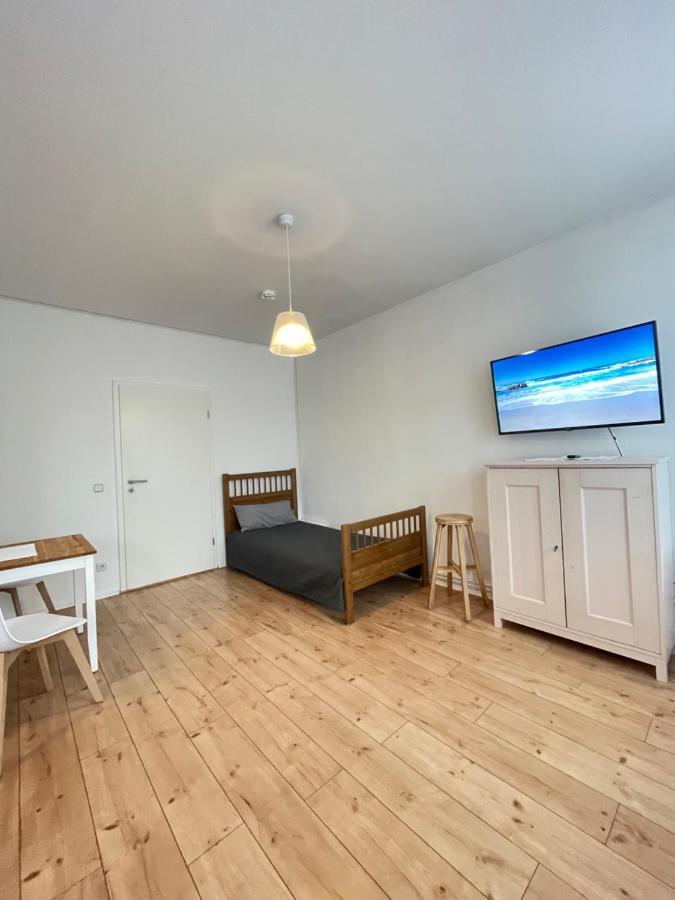 Ferienwohnung Im Stadtzentrum Von Bernau - Schoene Ferienwohnung Mit 1 1/2 Zimmern, Bad, Spuelmaschine, Waschmaschine, Komplette Kueche, Wlan Bernau bei Berlin Buitenkant foto