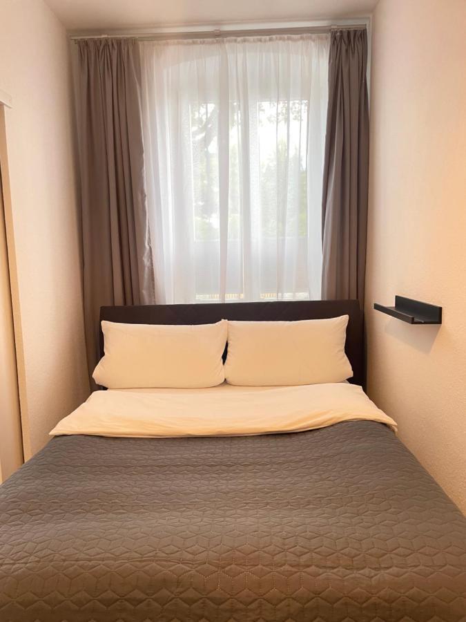 Ferienwohnung Im Stadtzentrum Von Bernau - Schoene Ferienwohnung Mit 1 1/2 Zimmern, Bad, Spuelmaschine, Waschmaschine, Komplette Kueche, Wlan Bernau bei Berlin Buitenkant foto